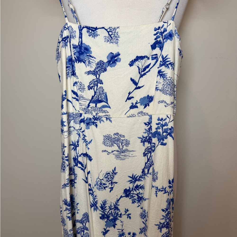 En Creme Blue and White Floral Mini Dress - Picture 4 of 5